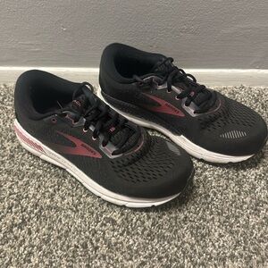 Brooks Addiction GTS 15 Women’s size 9 W
Black/Ebony/Mauvewood